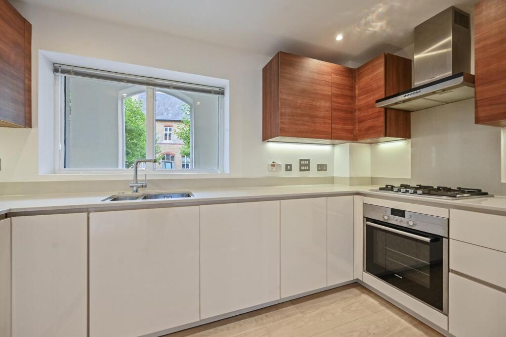 RCTEC- Flat 1 Havana Drive- Kitchen 3 (1).jpg