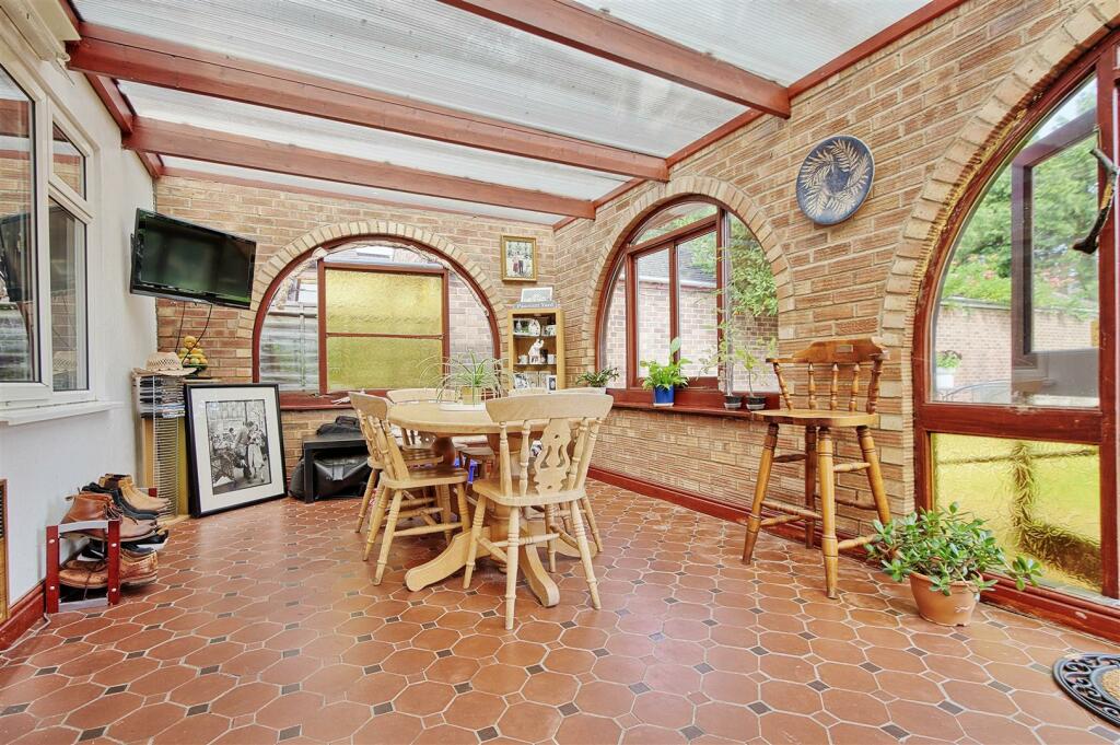 Garden room 2.jpg