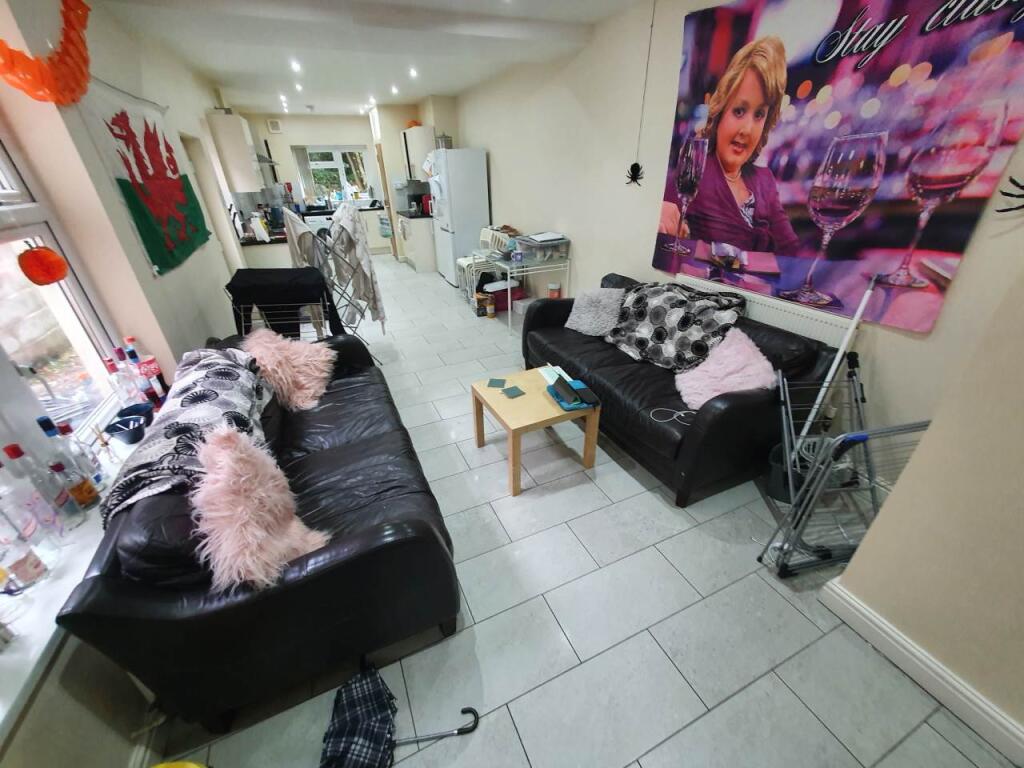 Living area (2)