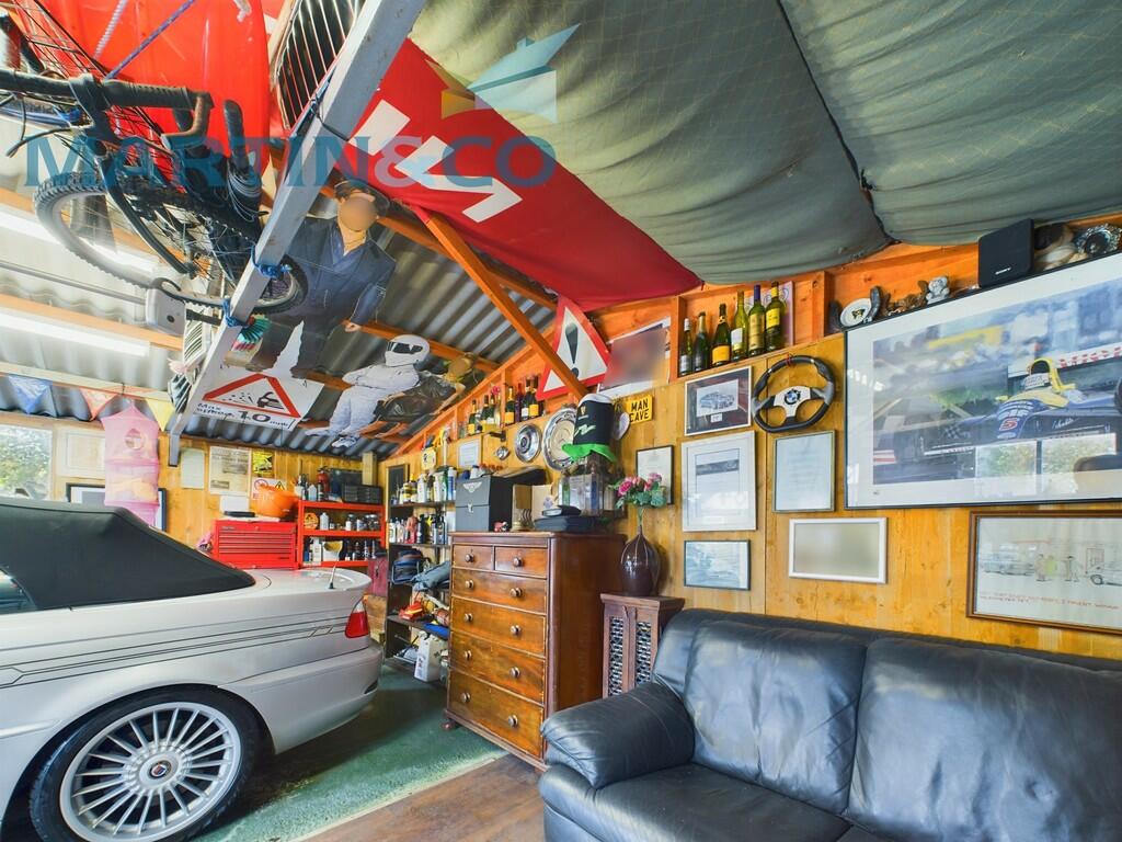 CAM01870G0-PR0143...