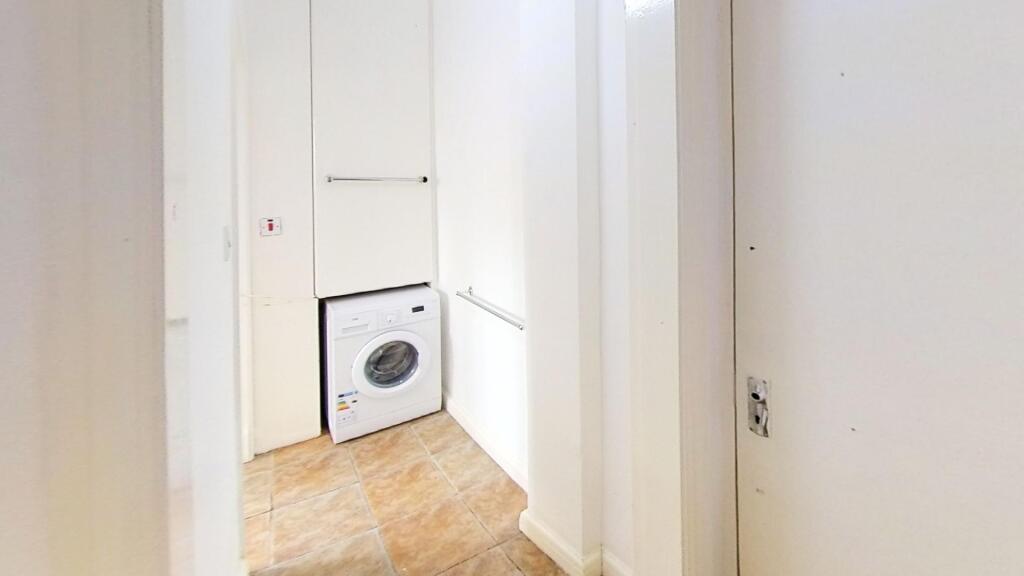 146C-London-Road-Flat-2-Laundry.jpg