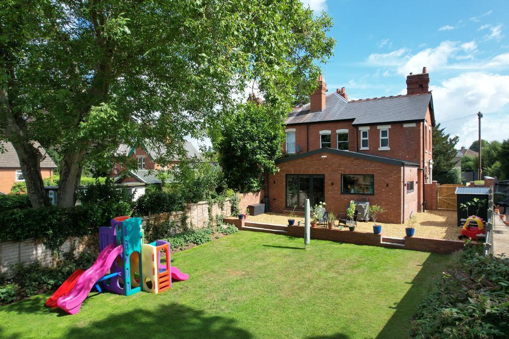 Modern new extension and side access