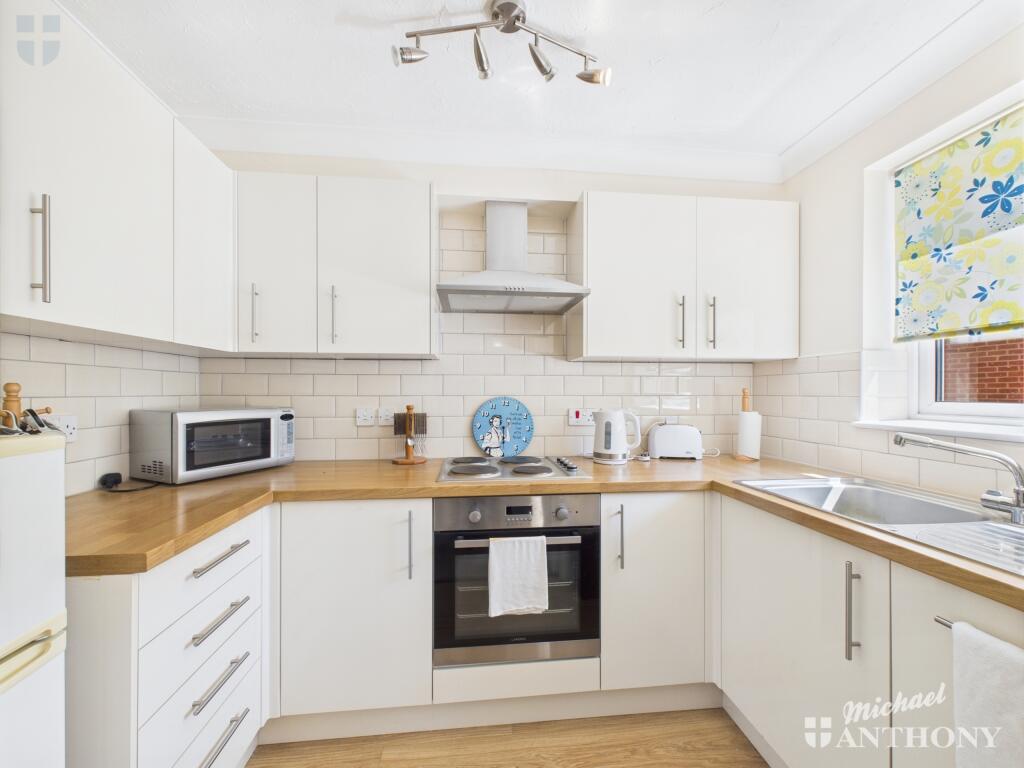 CAM03218G0-PR0691-STILL004