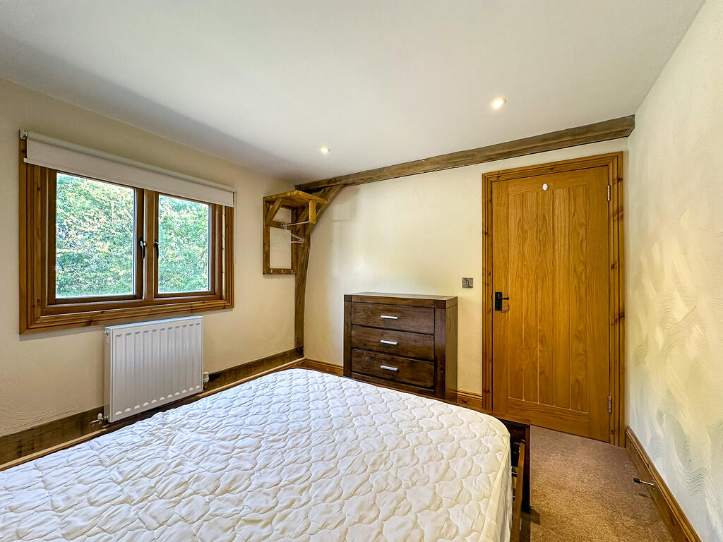 Bed 1 (2)