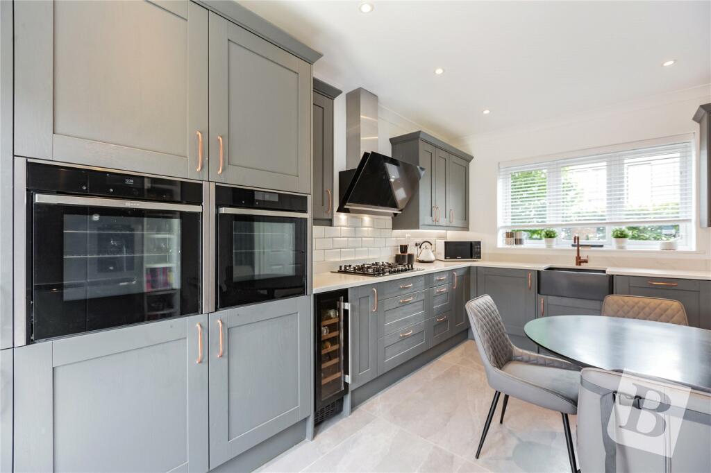 Kitchen/Breakfast Rm