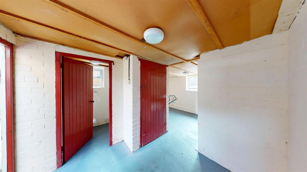 Weir Road 3 Out House 3.jpg