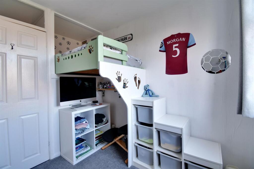 Bedroom 3_2.jpg