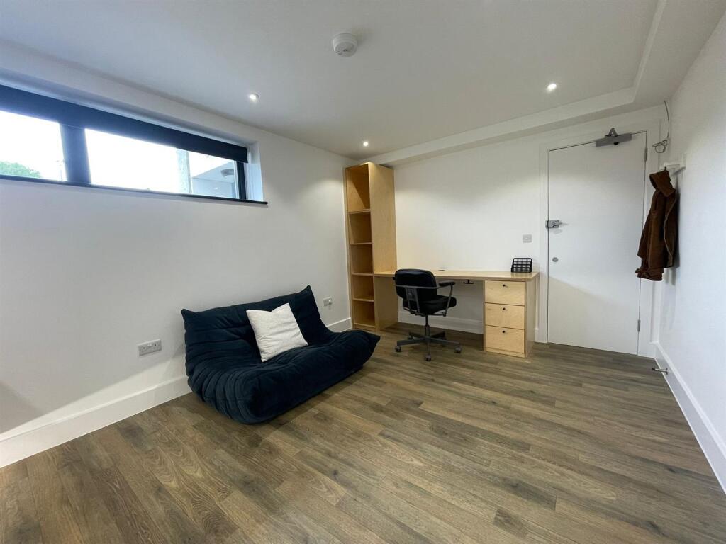 Lounge Area.jpg