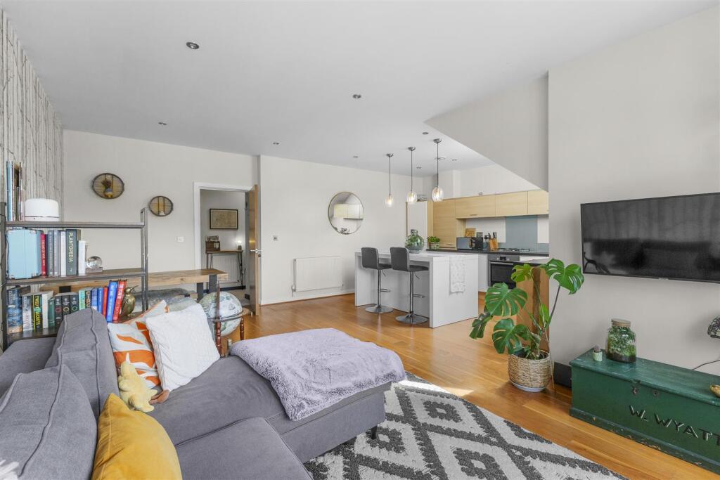 14 Rollings House, Wrights Meadow Road, HP11 1NQ-8
