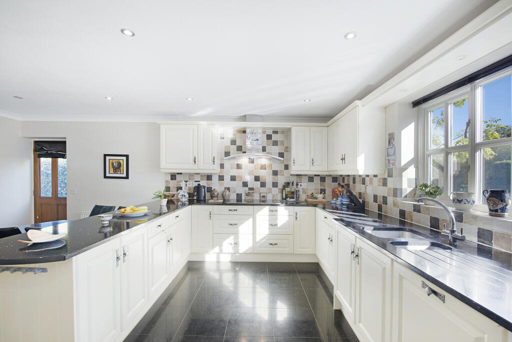 Kitchen/Breakfast