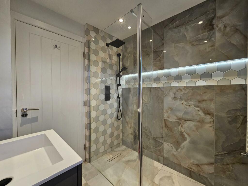 Family Shower Room