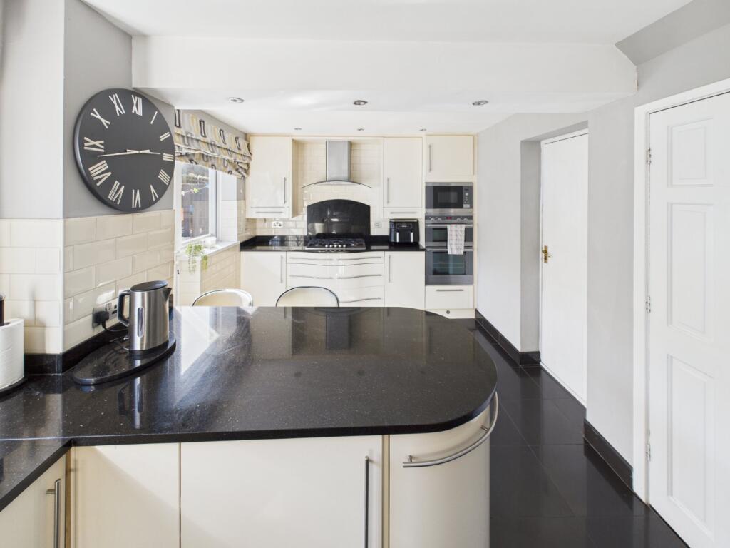 Breakfasting Kitchen