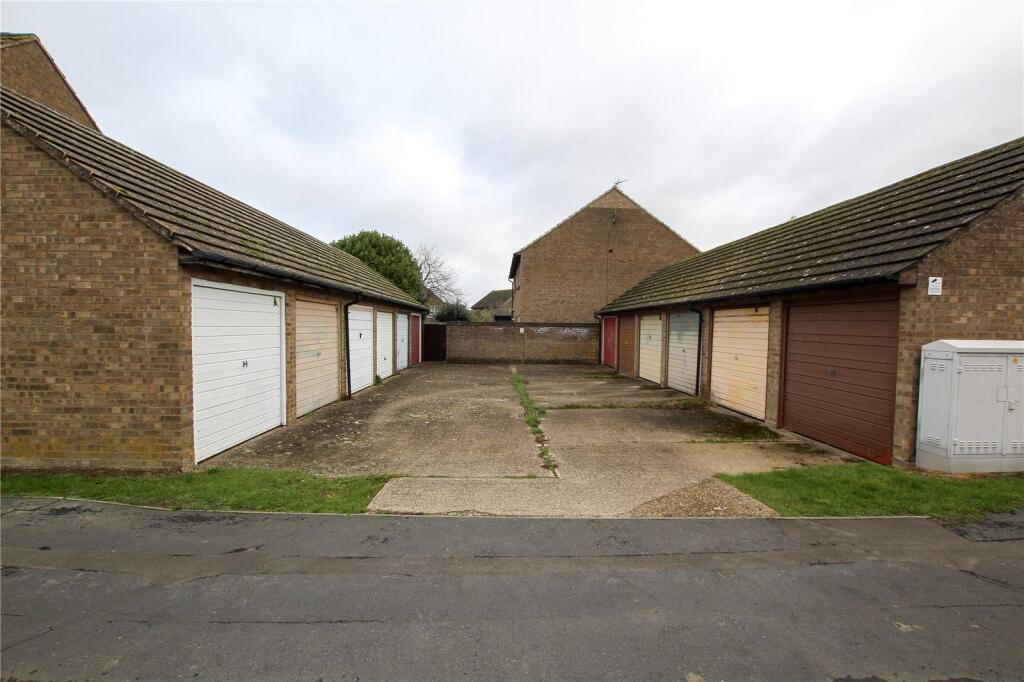 Garage ( 2nd Right )