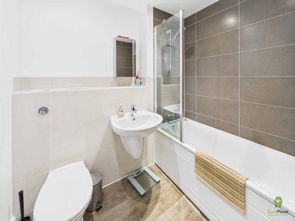 Family Bathroom James Hillier EweMove Bexley and D