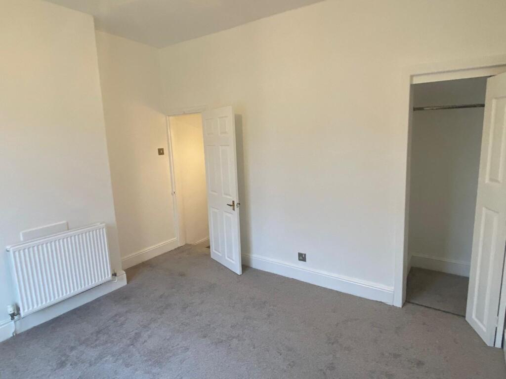 Bedroom 1 3.jpg