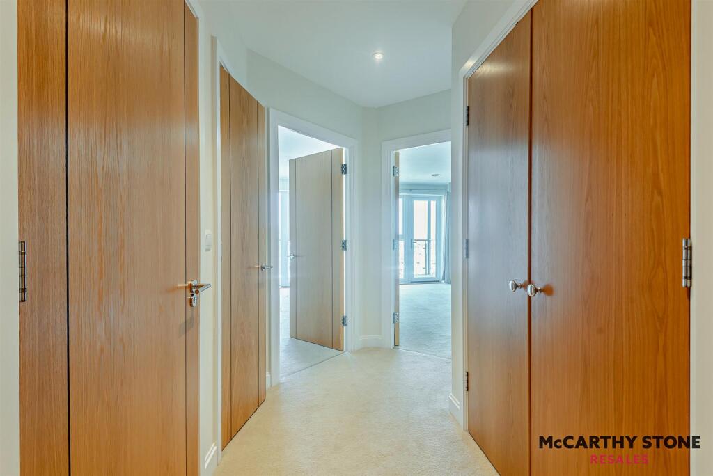 8606938-interior02-800.jpg