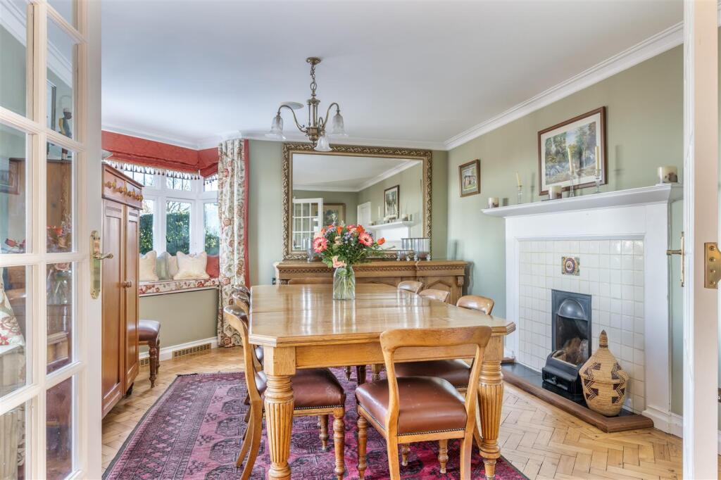 dining room.jpg