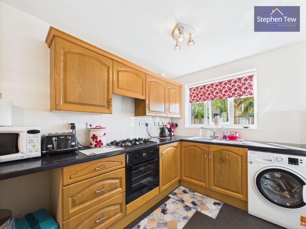 Kitchen/ Dining Room