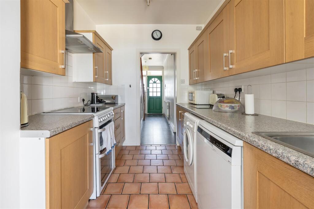 Larkswood Road, E4
