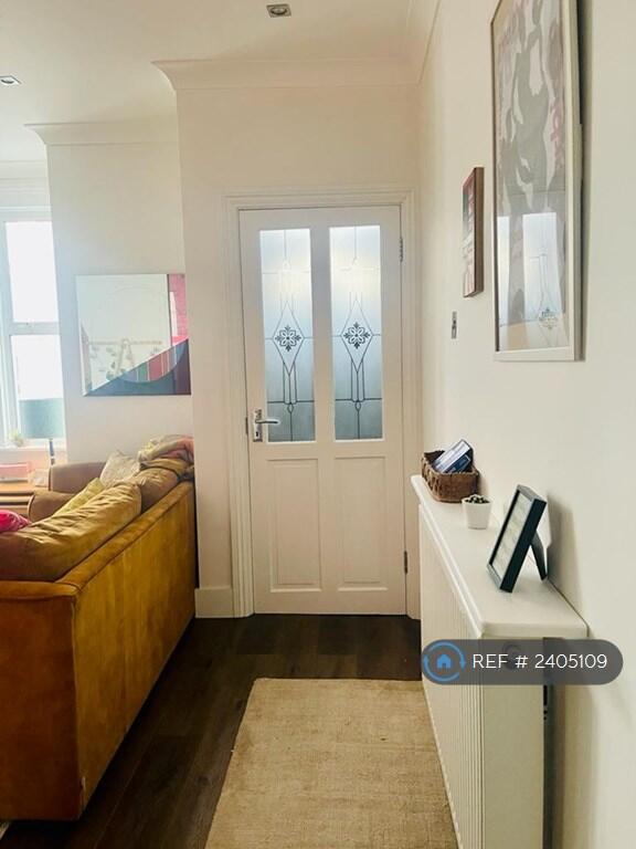 Front Reception (Lounge)