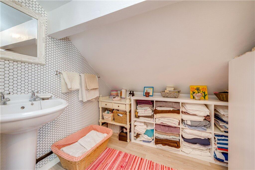 W.C &amp; Storage Area