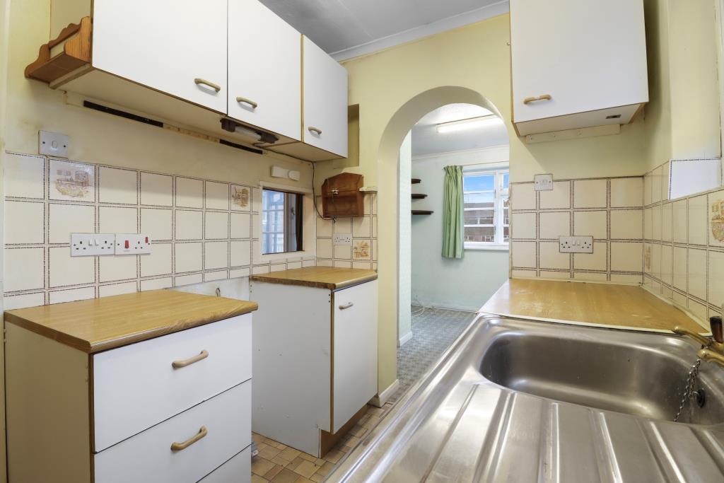 Kitchen Photo 2.jpg