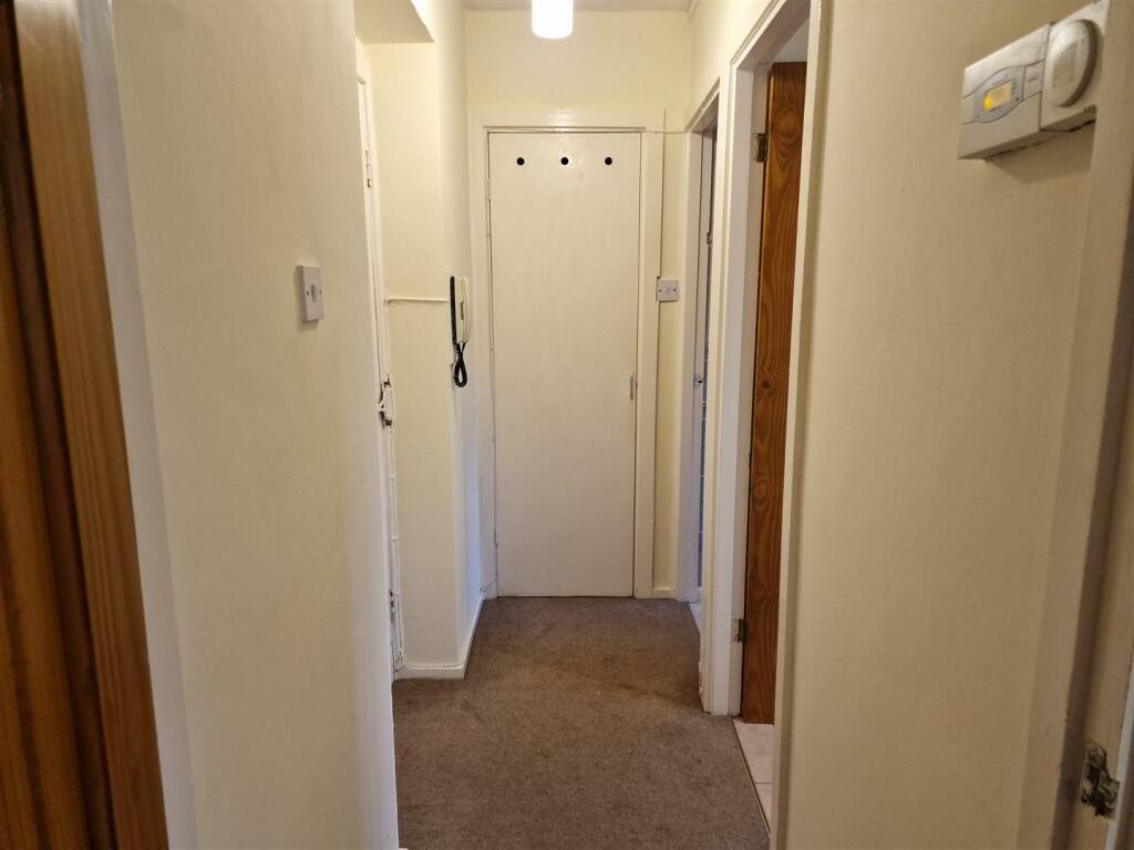 Hallway.jpg