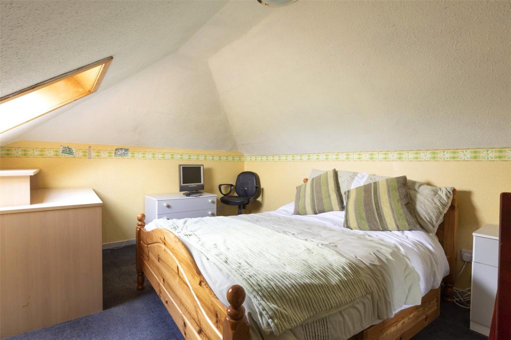 Attic Room/Bedroom