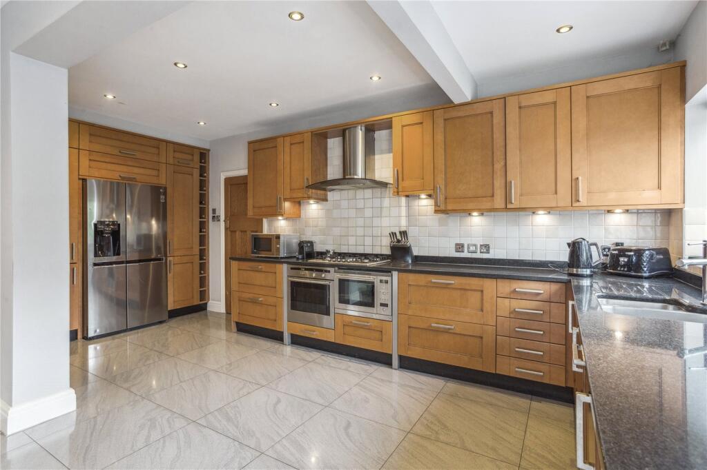 Kitchen/Bfast Room