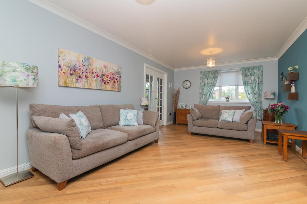 42 Strathcarron Drive, Paisley PA27AW-3