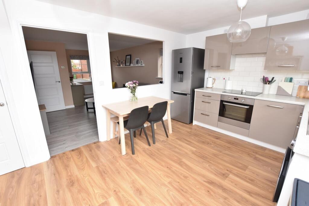 KITCHEN DINING ROOM