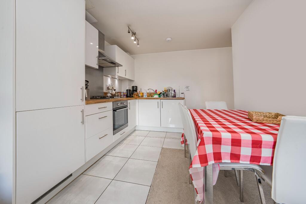 8 The Hub, Stoneylands Road, Egham, TW20 9QR