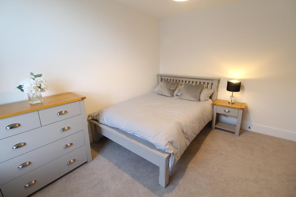 Bedroom 1 - Pic 2