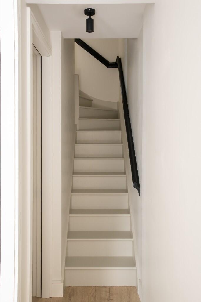 Stairs To Ground Flo