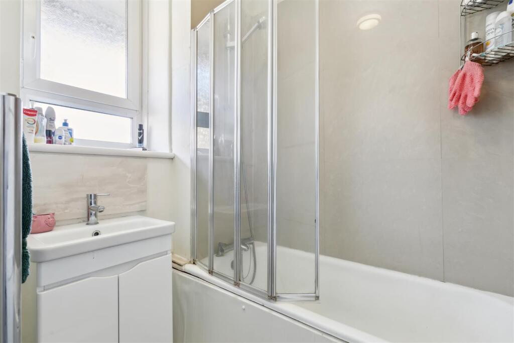 Kelmscott Gardens. W12 - FOR SALE