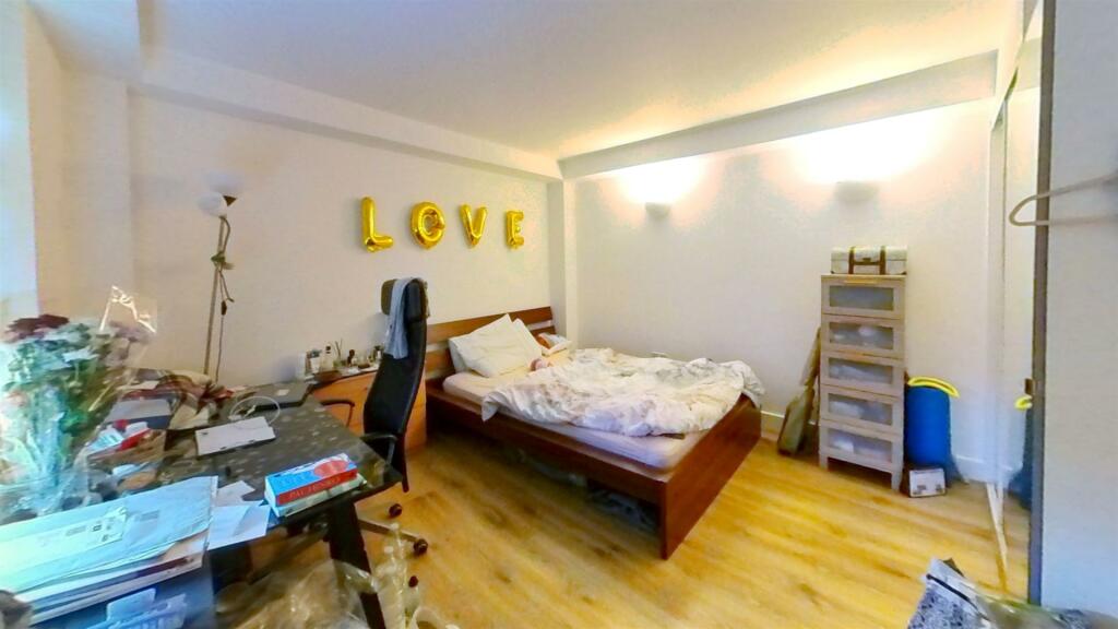 Banner-Street-EC1Y-Bedroom(1).jpg