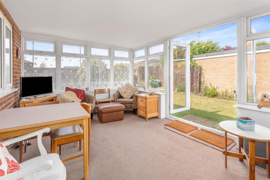 1 Poplar Close, Banbury-10.jpg