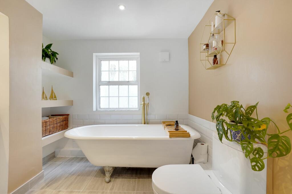 Contemporary bathroom