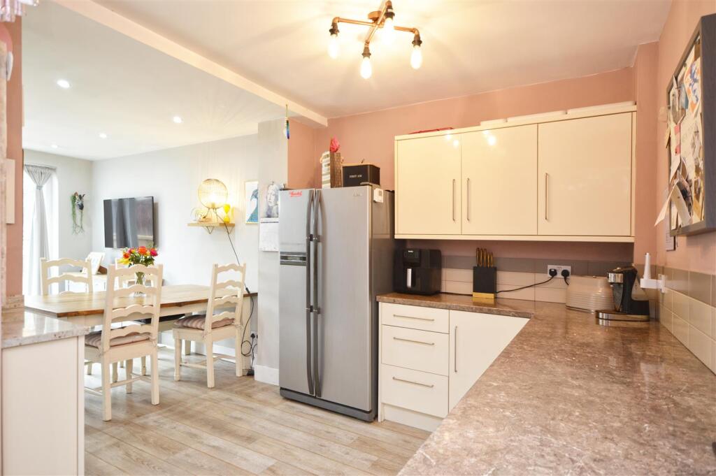 Kitchen / Diner / Family Room