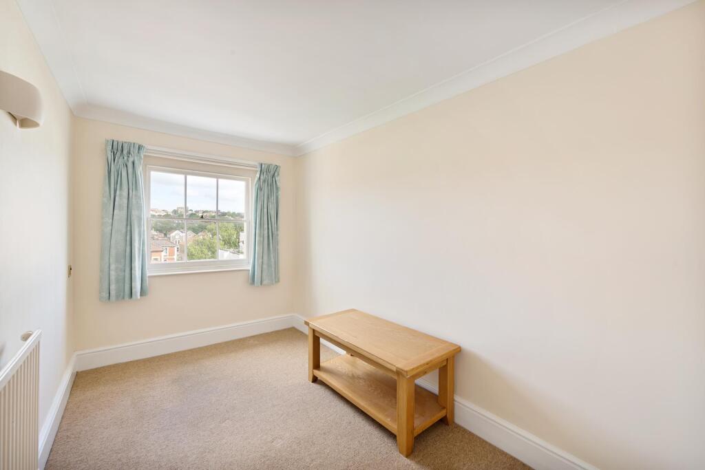 Single room-study