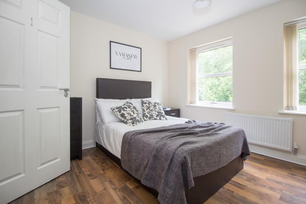 Student Digs - Blue 