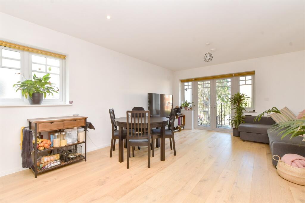 Kitchen / Lounge / Dining Room