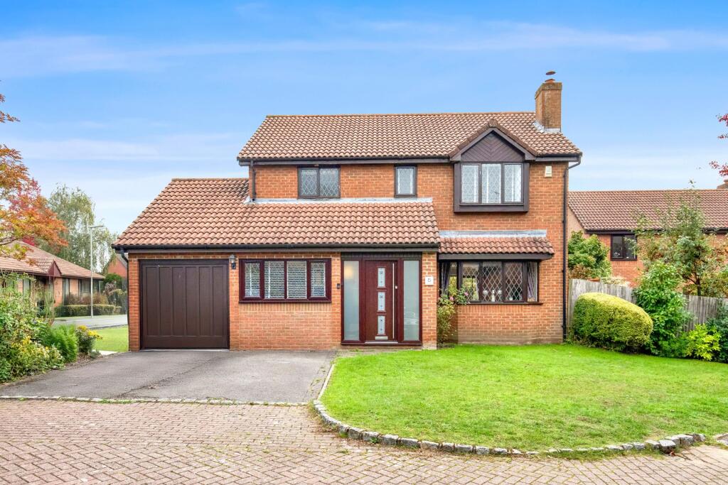 Hatch End, Windlesham