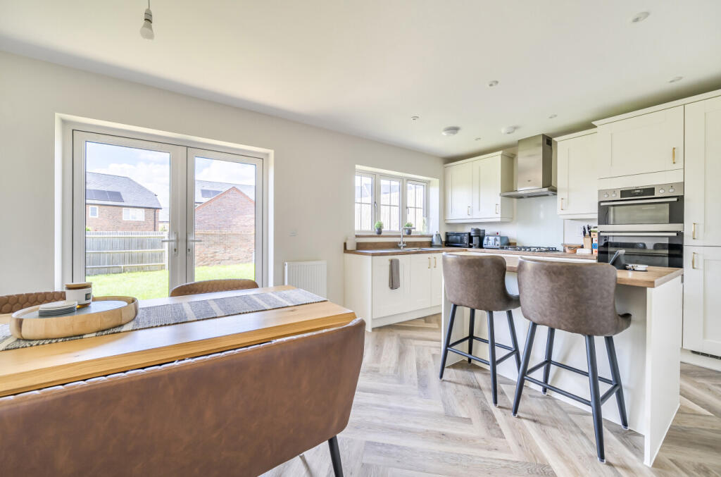 1340444-11-68b5b2...