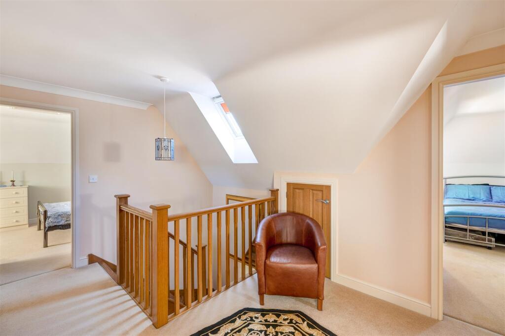 3 Creswell Drive LE67 2AG