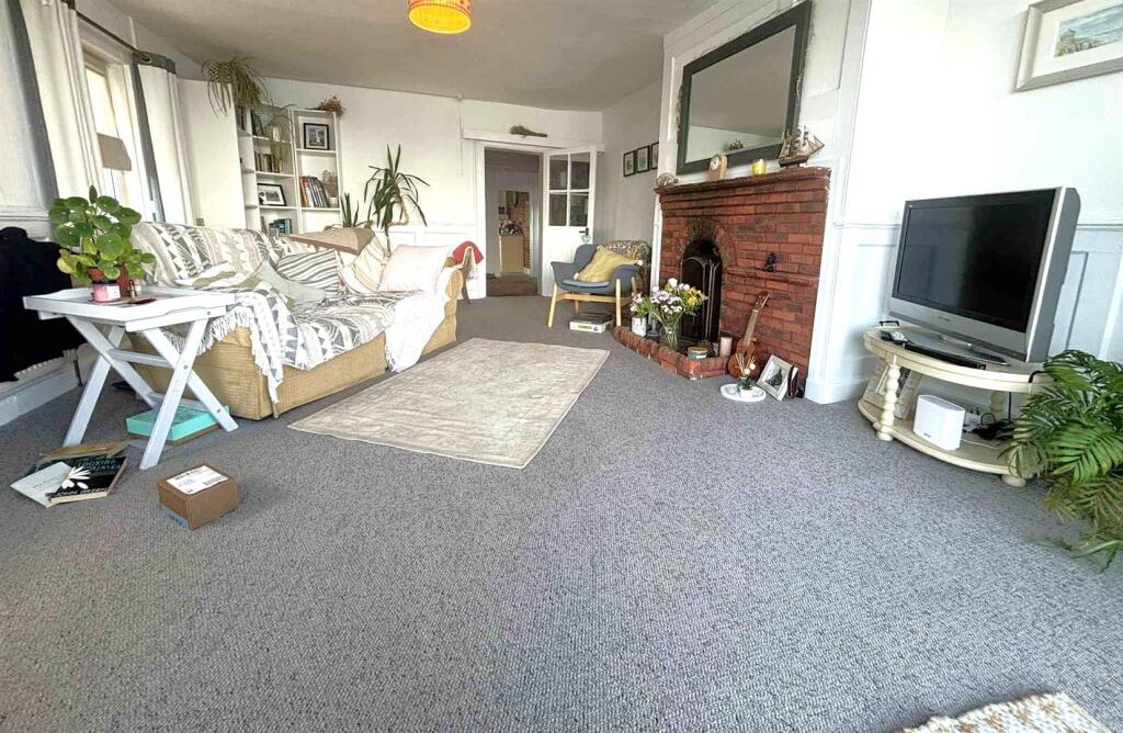 LOUNGE.jpg