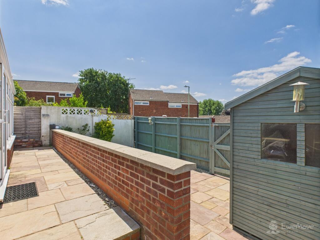 Garden- Mark Stephens EweMove Newmarket and Soham 