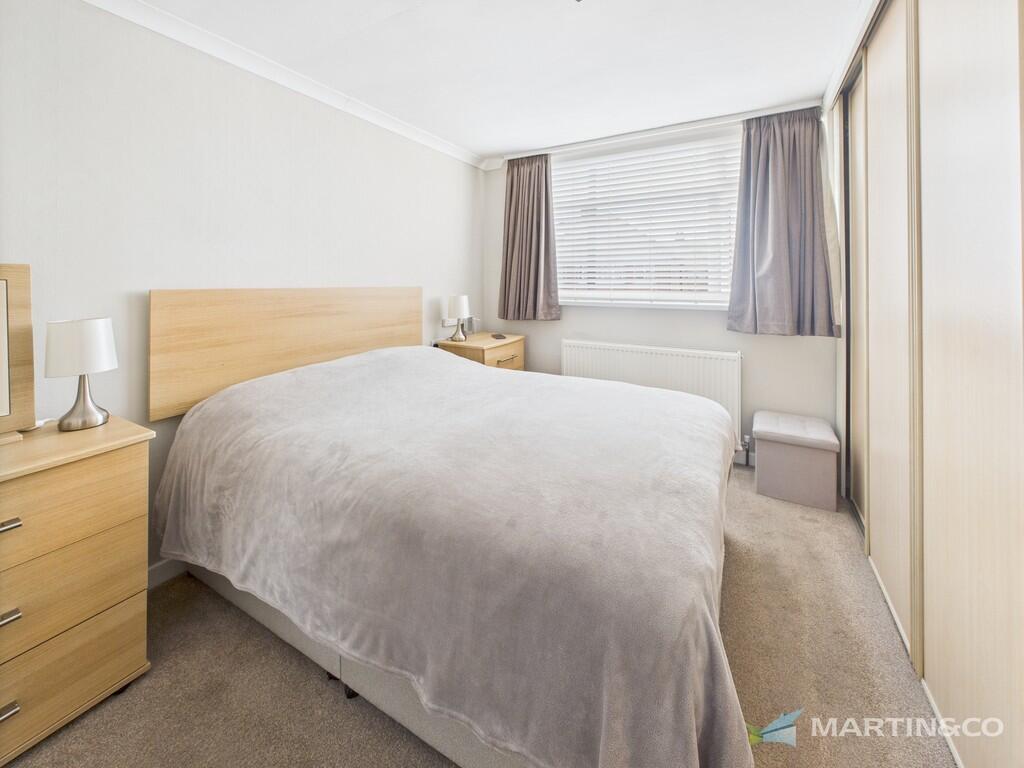 CAM02318G0-PR0484...