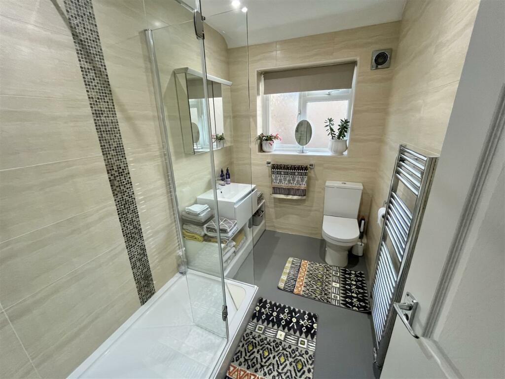 En Suite Shower Room