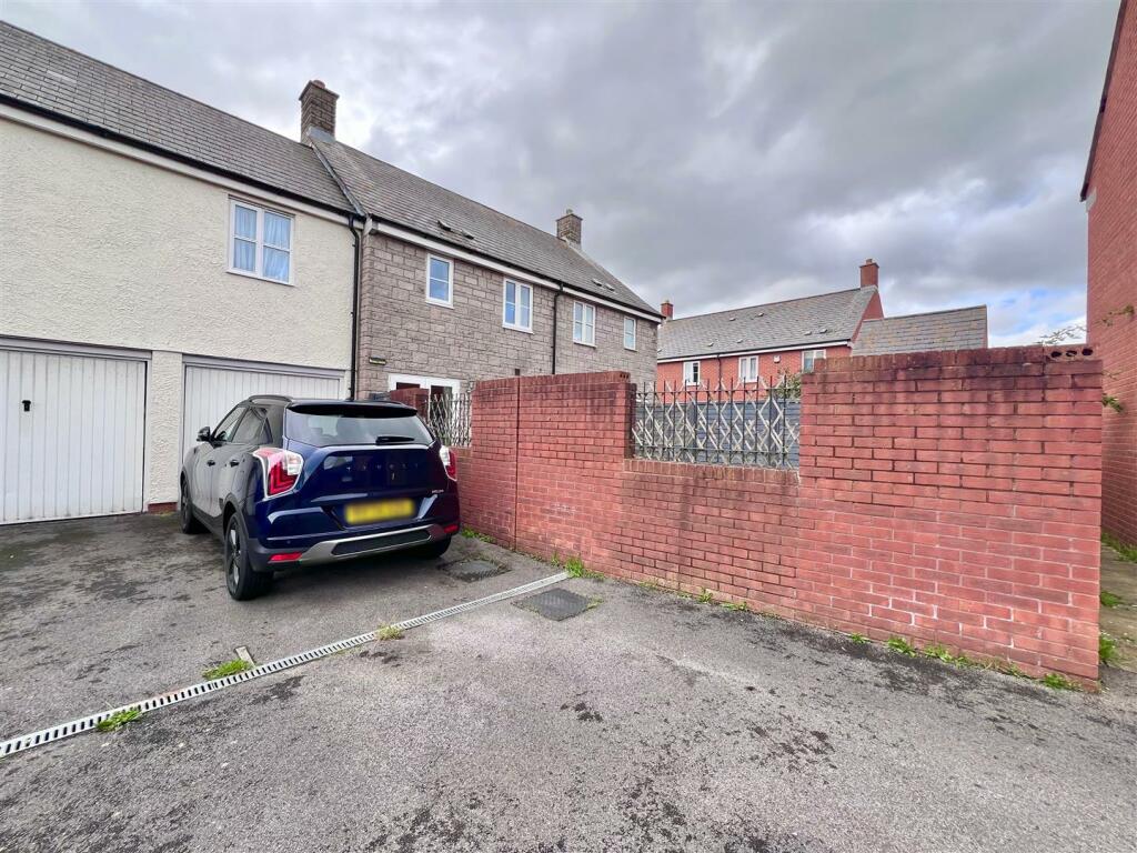 Garage &amp; Driveway